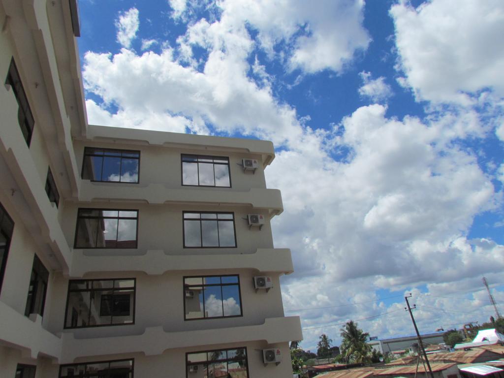Fq Hotel Limited Dar es Salaam Exteriör bild