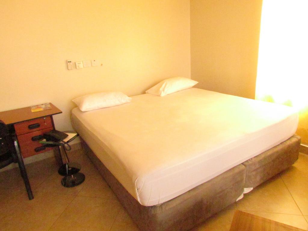 Fq Hotel Limited Dar es Salaam Exteriör bild