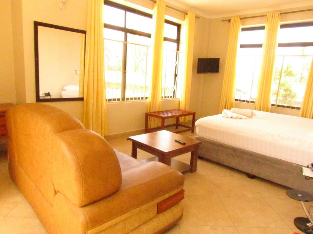 Fq Hotel Limited Dar es Salaam Exteriör bild