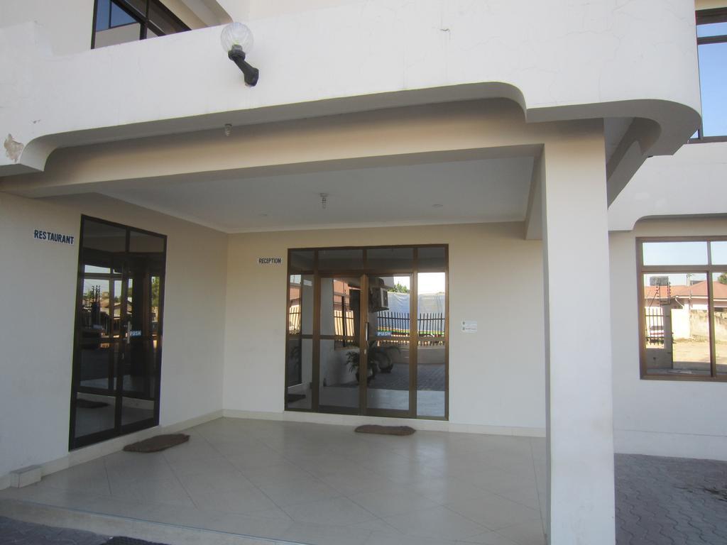 Fq Hotel Limited Dar es Salaam Exteriör bild