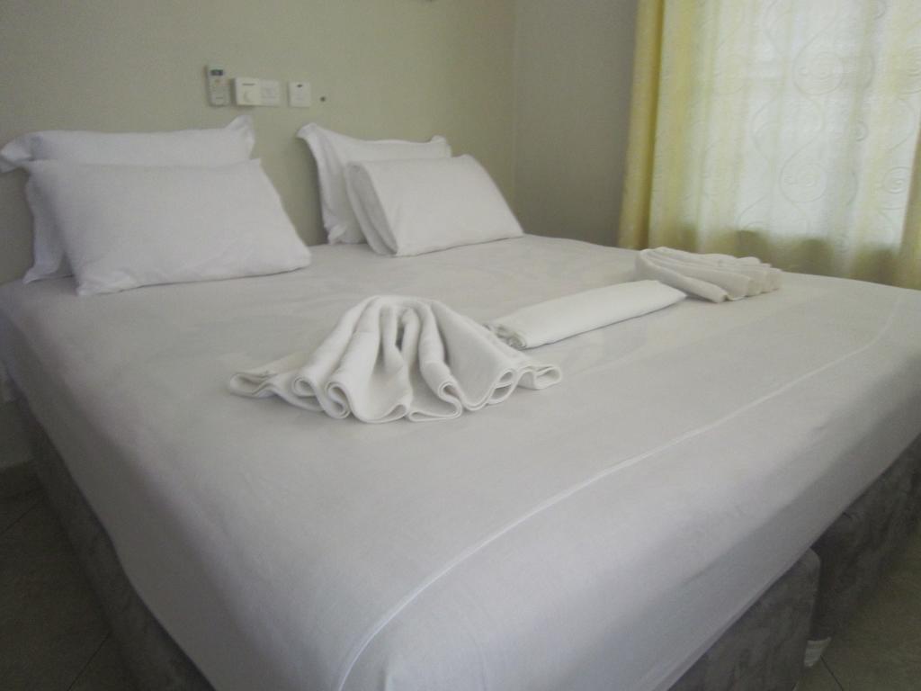 Fq Hotel Limited Dar es Salaam Exteriör bild