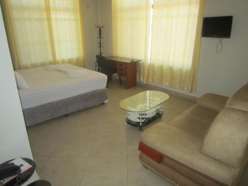 Fq Hotel Limited Dar es Salaam Exteriör bild
