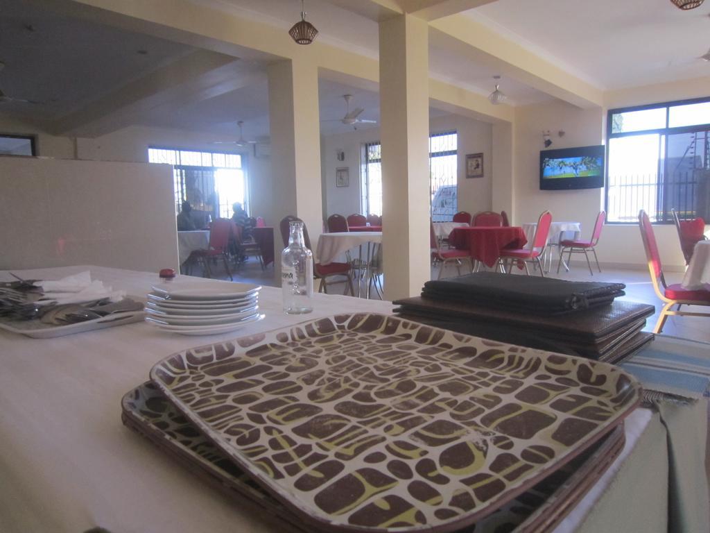 Fq Hotel Limited Dar es Salaam Exteriör bild