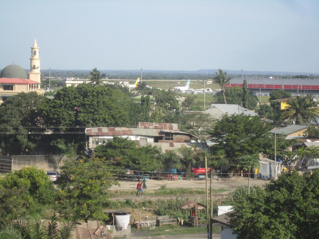 Fq Hotel Limited Dar es Salaam Exteriör bild
