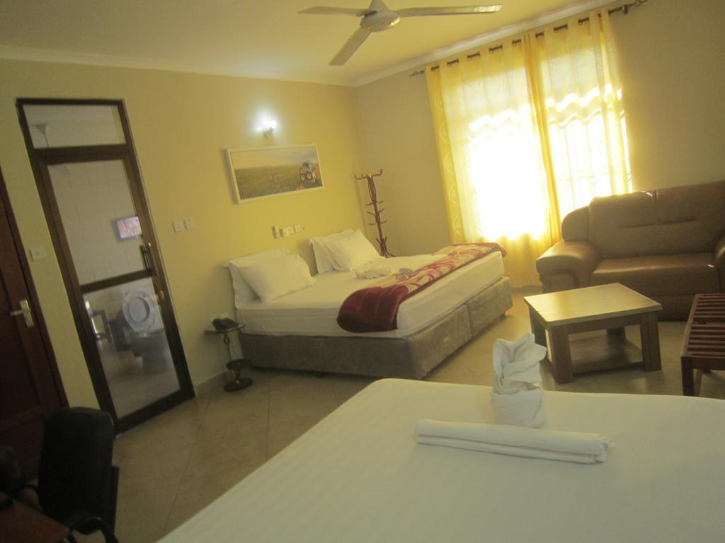 Fq Hotel Limited Dar es Salaam Exteriör bild