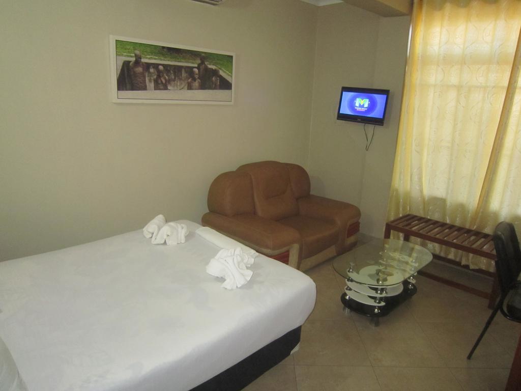 Fq Hotel Limited Dar es Salaam Exteriör bild