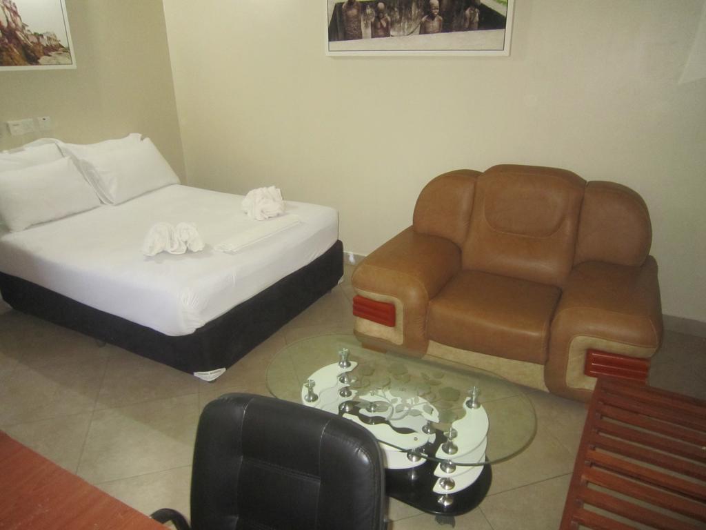 Fq Hotel Limited Dar es Salaam Exteriör bild